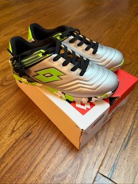 Kids’ Lotto Roma 500 Indoor Soccer Cleats